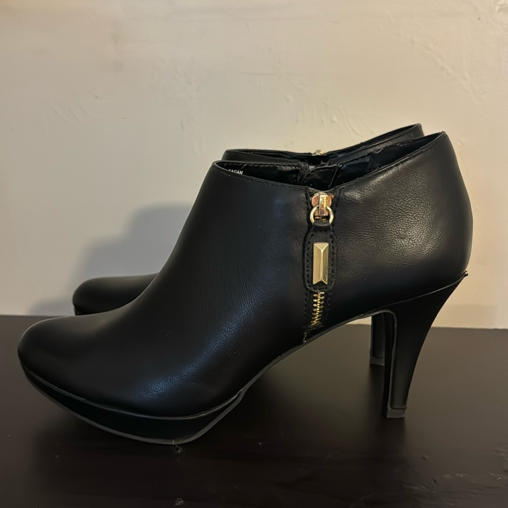 Black Liz Claiborne ankle boots, size 8